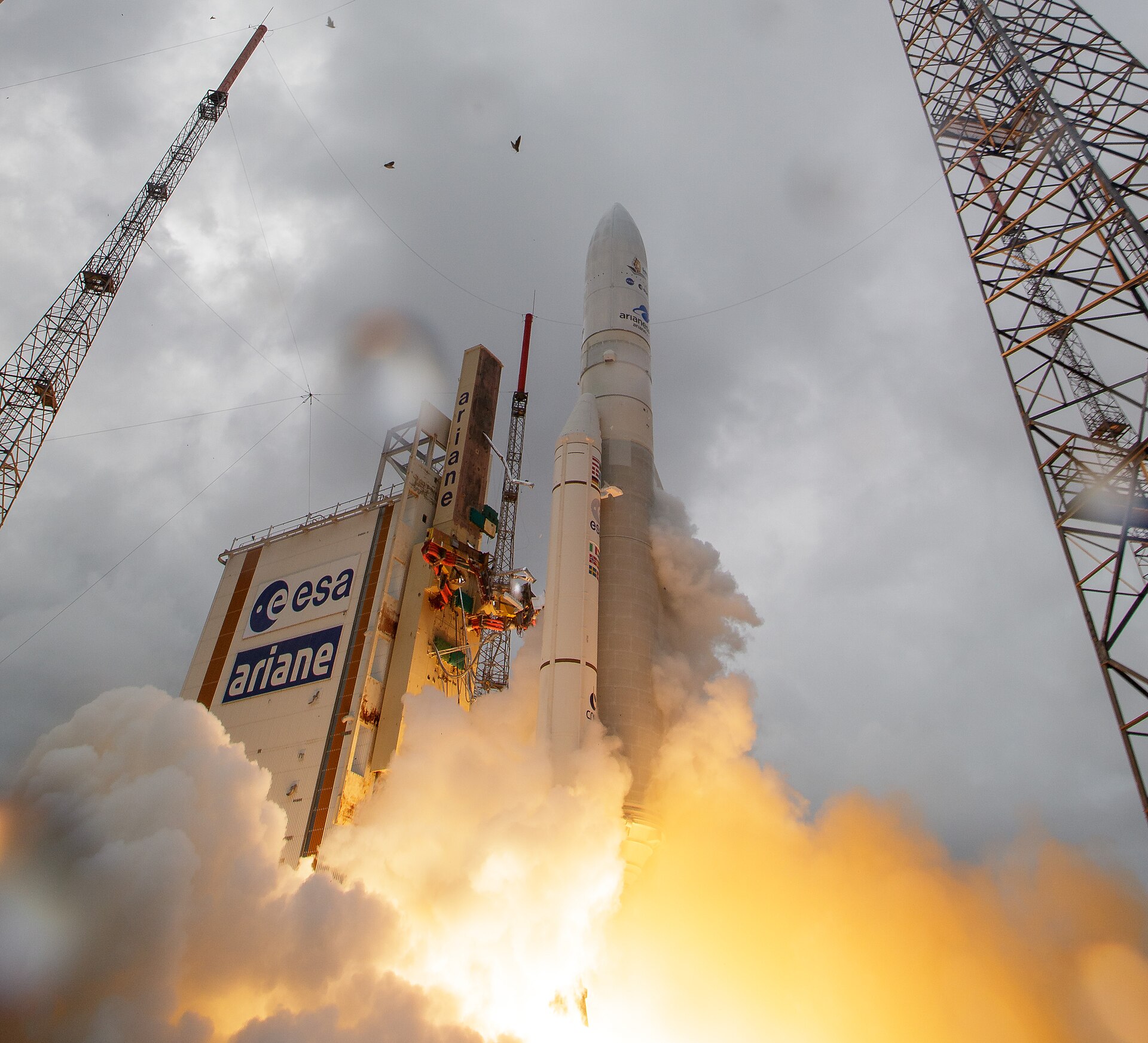 Ariane 5 containing Webb moments after lift-off